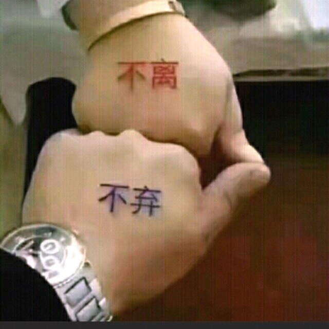 天在下雨我在想你由。演唱(原唱:任妙音)
