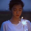 每个孤单天亮我都一个人唱的头像