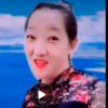 美丽的彩红的头像