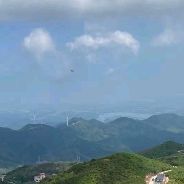 吻和泪(热度:11)由♪ºDpx⊱媛媛翻唱，原唱歌手周子寒