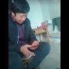 桥下孤单男孩的头像