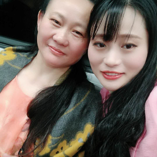 妹妹我爱你(热度:48)由华夏集团女神一兰花翻唱，原唱歌手谢世超