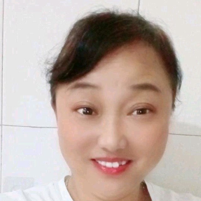 最知心的朋友(热度:18)由微笑(有访必回)翻唱，原唱歌手华语群星