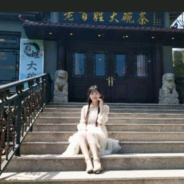 多情的牵挂(热度:76)由明月翻唱，原唱歌手梅朵