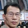 明亮服饰的头像