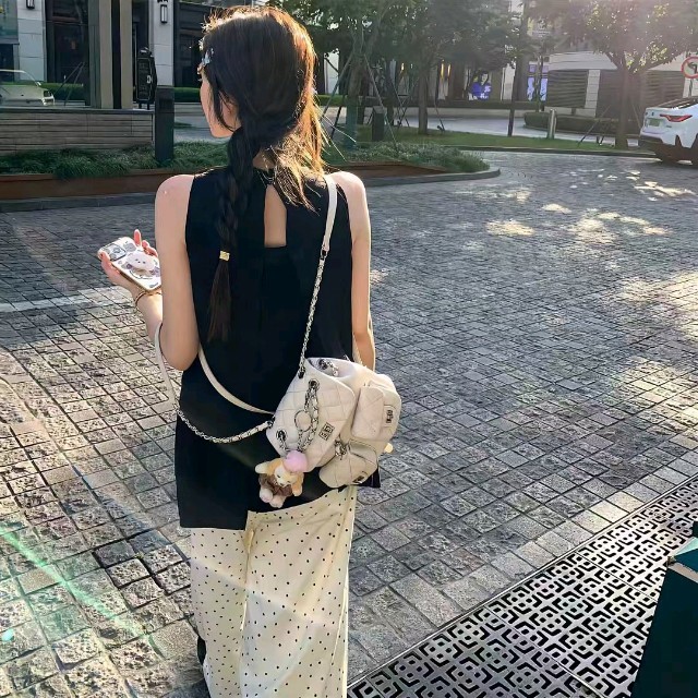 最美情侣(热度:13)由小敏呀居羽翻唱，原唱歌手白小白
